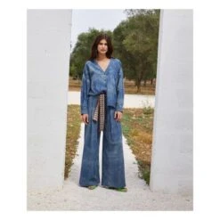 Momoni Tiara Tie-Dye Light Chambray Shirt | Blue 10 Momoni Tiara Tie-Dye Light Chambray Shirt | Blue -A.P.C. Store unnamed file 456