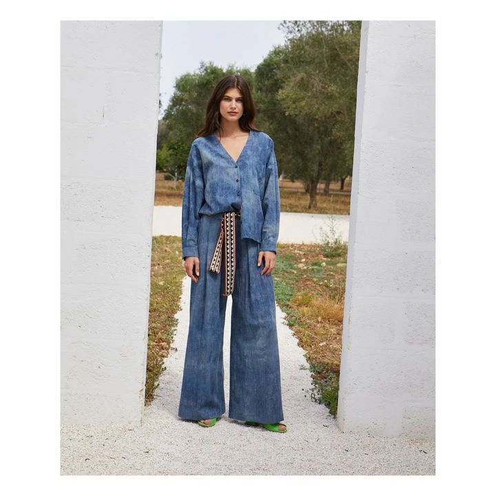 Momoni Tiara Tie-Dye Light Chambray Shirt | Blue 4 Momoni Tiara Tie-Dye Light Chambray Shirt | Blue - Image 2