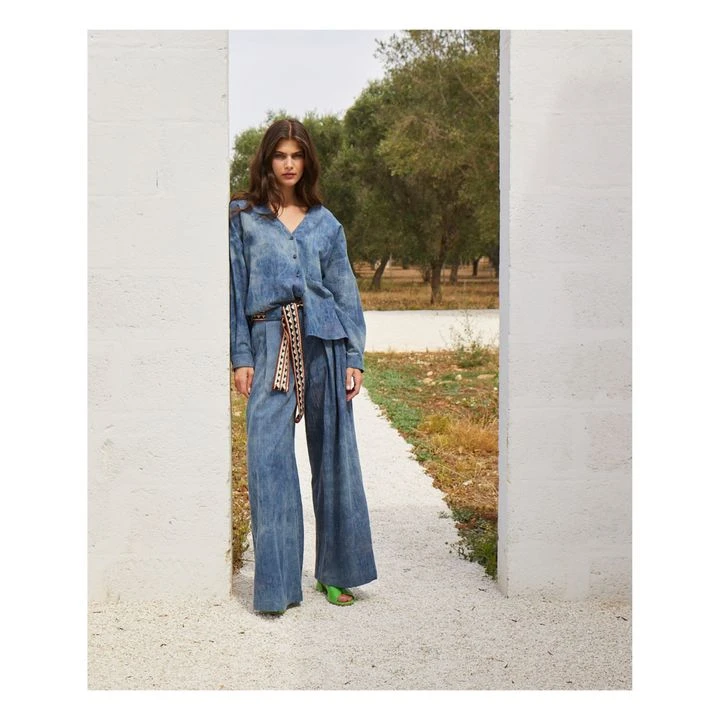 Momoni Tiara Tie-Dye Light Chambray Shirt | Blue 6 Momoni Tiara Tie-Dye Light Chambray Shirt | Blue - Image 4